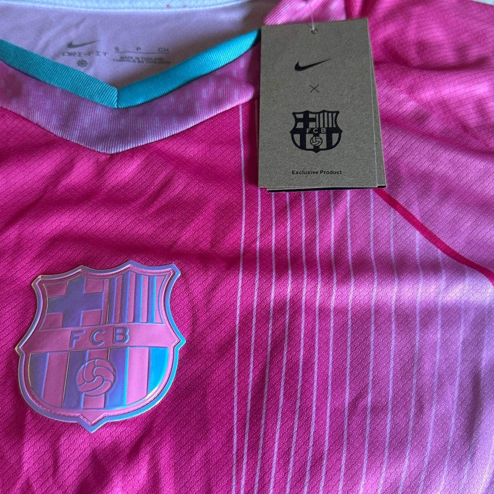 Nike pink FC Barcelona soccer Jersey - Brand new - SMALL - Picture 2 of 6